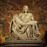 Michelangelo's_Pieta
